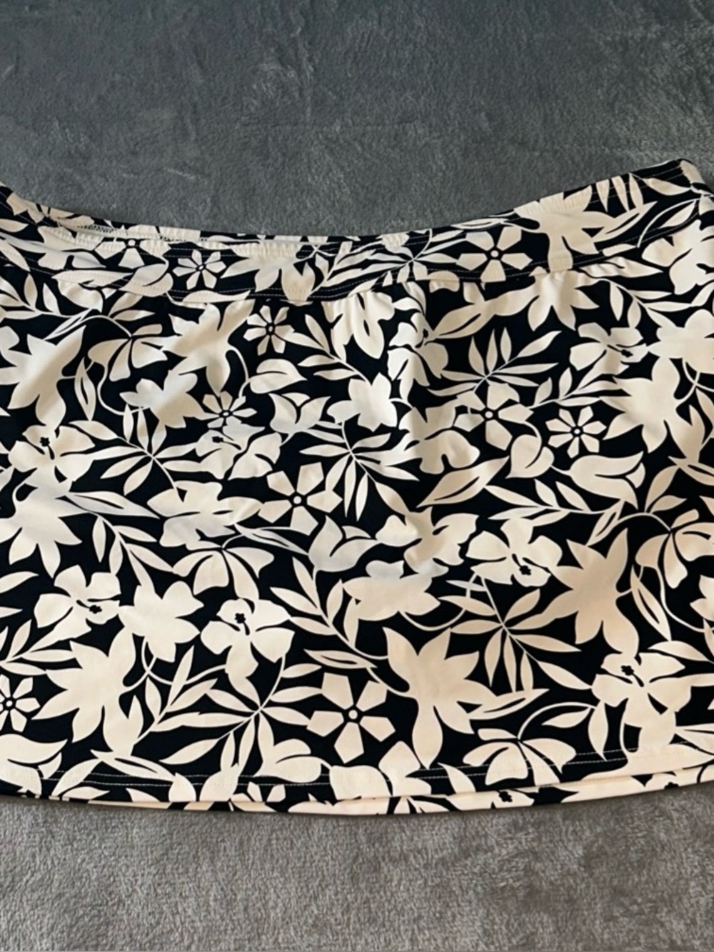 Lands' End Black and Cream Floral Swim Mini Swim Skort 18W NWT